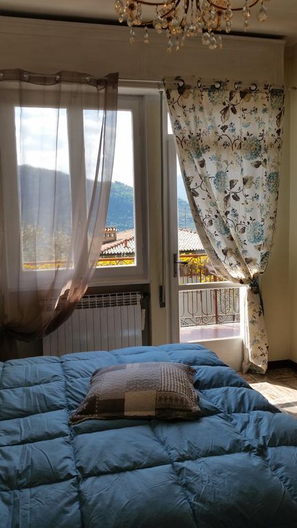 Apartment Iseo Lake Sale Marasino Rum bild