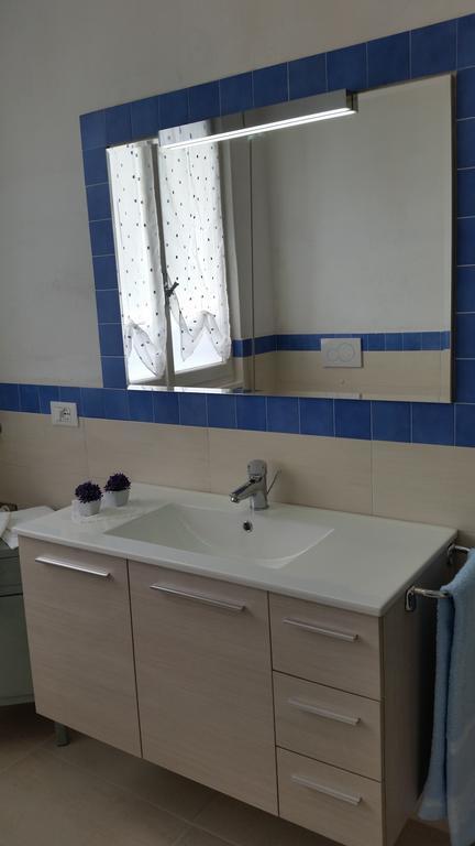 Apartment Iseo Lake Sale Marasino Rum bild